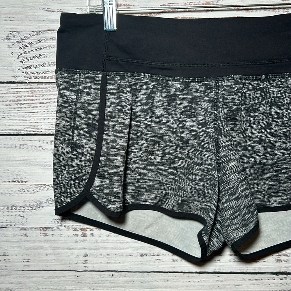 Lululemon Run Times Short *4-way Stretch Dramatic Static White Black Size 10